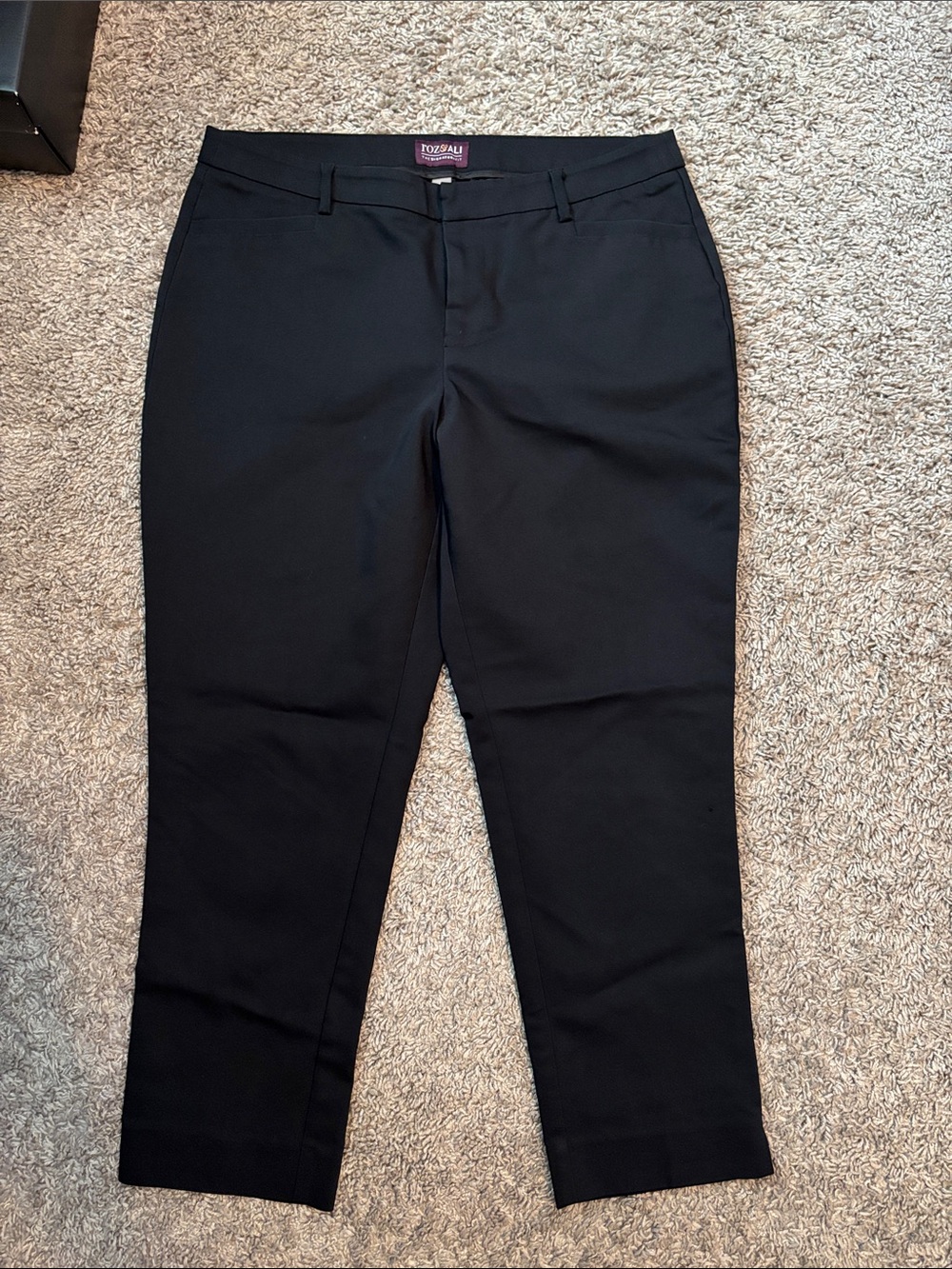 Roz & Ali Black Cropped Ankle Pants - Sleek Workwear